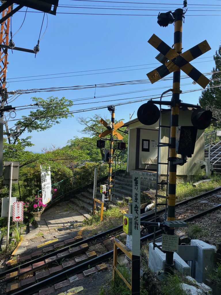 ケーブルの線路の踏切